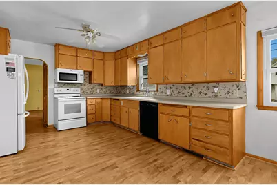 2320  Madison St, La Crosse, WI 54601 - Photo 5
