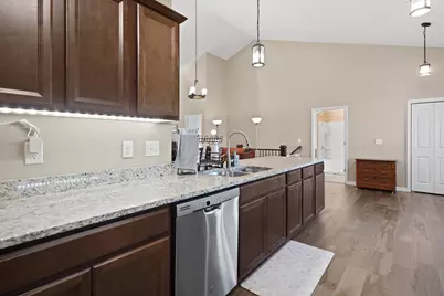 6727  105 St, Pleasant Prairie, WI 53158 - Photo 9