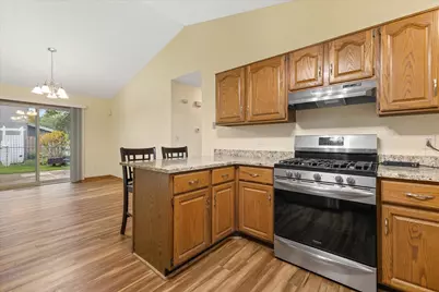 8169 S Wilding Dr, Oak Creek, WI 53154 - Photo 11