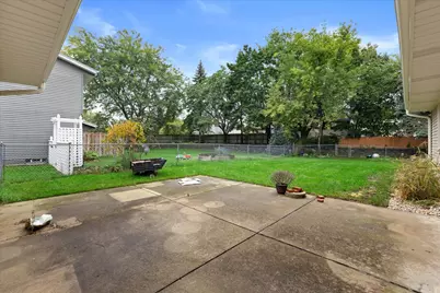8169 S Wilding Dr, Oak Creek, WI 53154 - Photo 33