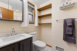 8169 S Wilding Dr, Oak Creek, WI 53154 - Photo 23