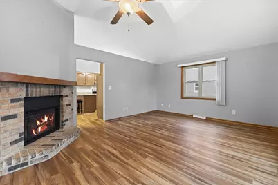 8169 S Wilding Dr, Oak Creek, WI 53154 - Photo 5