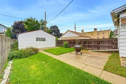 1739 S 75th St, West Allis, WI 53214 - Photo 27