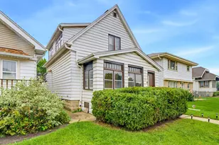 1739 S 75th St, West Allis, WI 53214 - Photo 31