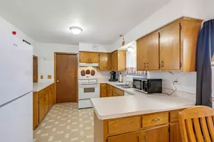 1739 S 75th St, West Allis, WI 53214 - Photo 11
