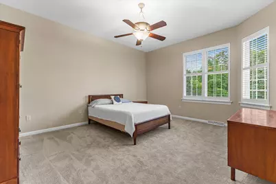 8361 S 44th St, Franklin, WI 53132 - Photo 9