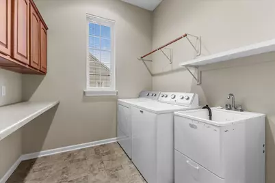 8361 S 44th St, Franklin, WI 53132 - Photo 17