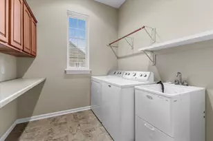 8361 S 44th St, Franklin, WI 53132 - Photo 17