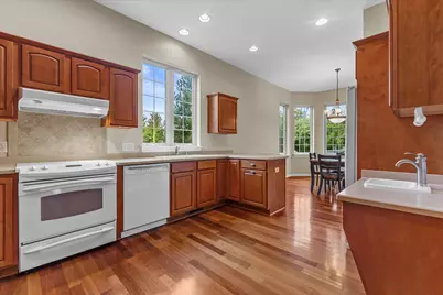 8361 S 44th St, Franklin, WI 53132 - Photo 3
