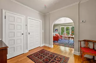 2841 N Lake Dr, Milwaukee, WI 53211 - Photo 9