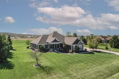 S84W33185  Brown Bear Ln, Mukwonago, WI 53149 - Photo 3