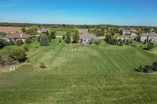 S84W33185 Brown Bear Ln, Mukwonago, WI 53149 - Photo 75