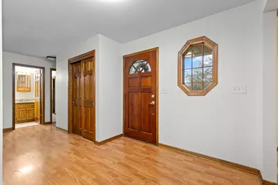 4110 W Carpenter Ave, Greenfield, WI 53221 - Photo 7