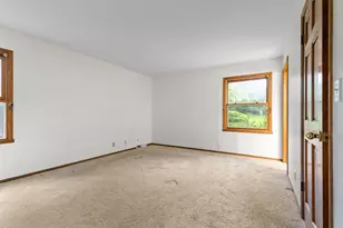 4110 W Carpenter Ave, Greenfield, WI 53221 - Photo 23