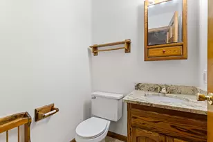 4110 W Carpenter Ave, Greenfield, WI 53221 - Photo 19