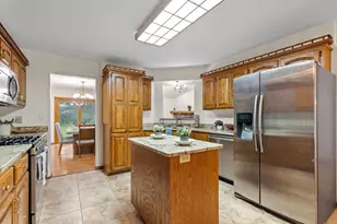 4110 W Carpenter Ave, Greenfield, WI 53221 - Photo 13