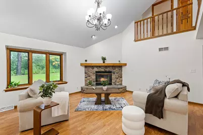 4110 W Carpenter Ave, Greenfield, WI 53221 - Photo 9