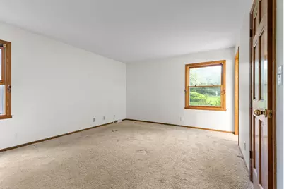 4110 W Carpenter Ave, Greenfield, WI 53221 - Photo 25