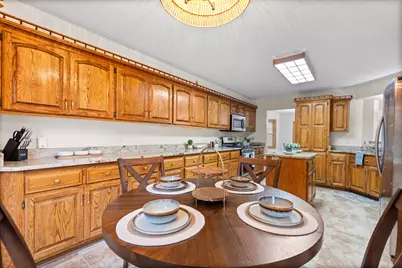 4110 W Carpenter Ave, Greenfield, WI 53221 - Photo 17