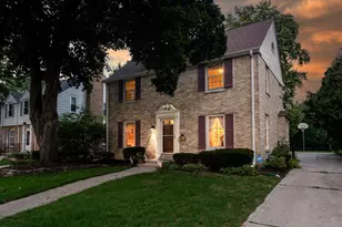 2630 N 88th St, Wauwatosa, WI 53226 - Photo 3