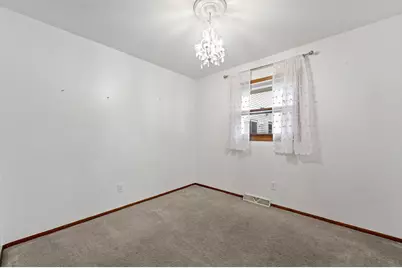 9322 W Cold Spring Rd, Greenfield, WI 53228 - Photo 17