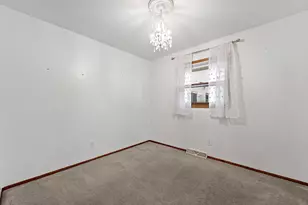 9322 W Cold Spring Rd, Greenfield, WI 53228 - Photo 17