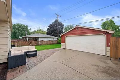 9322 W Cold Spring Rd, Greenfield, WI 53228 - Photo 35