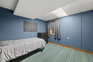 9322 W Cold Spring Rd, Greenfield, WI 53228 - Photo 25