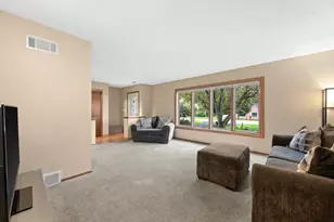 9322 W Cold Spring Rd, Greenfield, WI 53228 - Photo 5