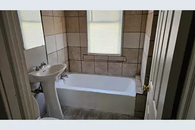 3143 N 14th St #3143A, Milwaukee, WI 53206 - Photo 11