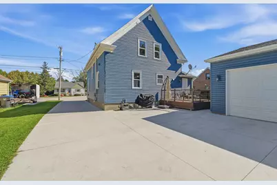 717  Madison Ave, Howards Grove, WI 53083 - Photo 31