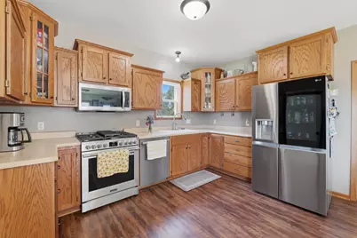 717  Madison Ave, Howards Grove, WI 53083 - Photo 3