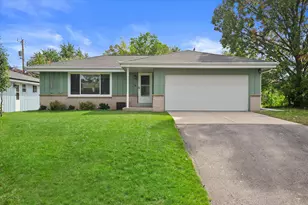 9537 W Sarasota Pl, Wauwatosa, WI 53222 - Photo 1