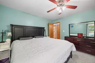 9537 W Sarasota Pl, Wauwatosa, WI 53222 - Photo 13