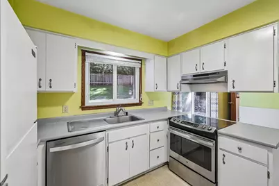724  Cloute St, Fort Atkinson, WI 53538 - Photo 11