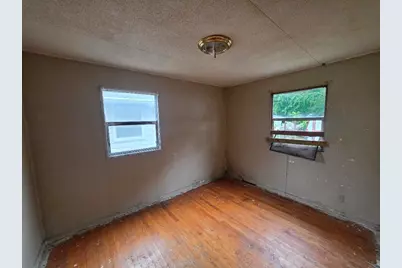 3557 S 5th Pl, Milwaukee, WI 53207 - Photo 11