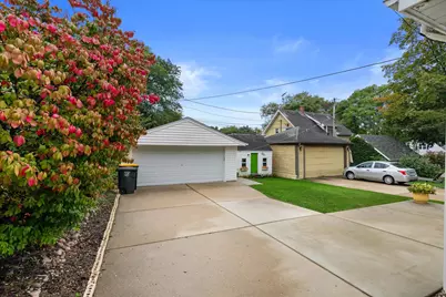 8419  Stickney Ave, Wauwatosa, WI 53226 - Photo 25