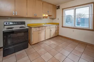 7519 W Clarke St, Wauwatosa, WI 53213 - Photo 17