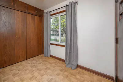 7519 W Clarke St, Wauwatosa, WI 53213 - Photo 5