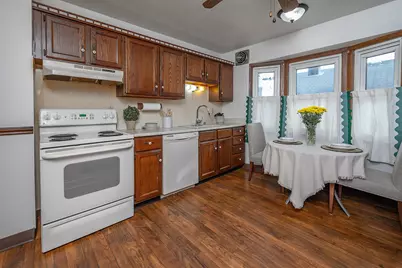 7519 W Clarke St, Wauwatosa, WI 53213 - Photo 3
