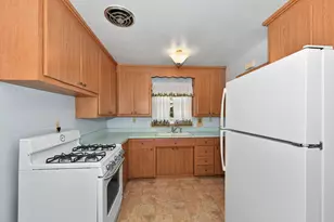 3642 Charles St, Racine, WI 53402 - Photo 9