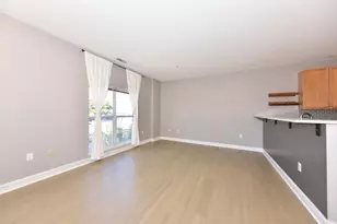 1920 N Farwell Ave, Milwaukee, WI 53202 - Photo 5