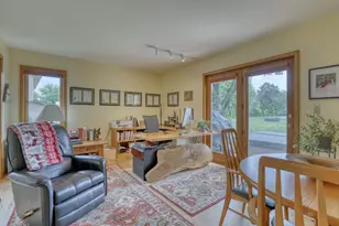 10929 W Hope Ave, Wauwatosa, WI 53222 - Photo 17