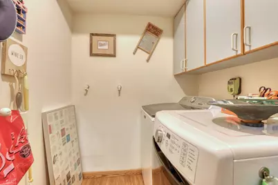 10929 W Hope Ave, Wauwatosa, WI 53222 - Photo 21