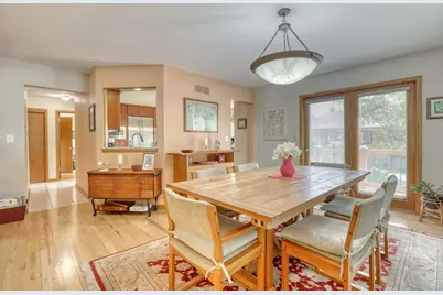 10929 W Hope Ave, Wauwatosa, WI 53222 - Photo 9