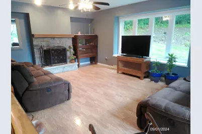 2116  Harris Highland Dr, Waukesha, WI 53188 - Photo 9