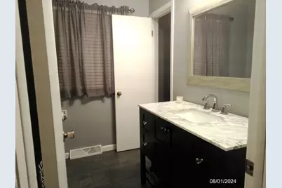 2116  Harris Highland Dr, Waukesha, WI 53188 - Photo 15