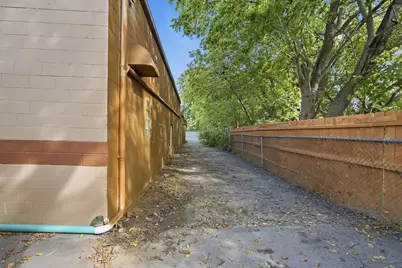 1329  43rd St, Kenosha, WI 53140 - Photo 33