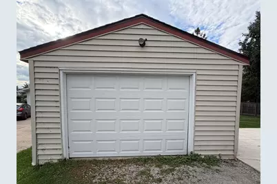 210 N Monroe St, Watertown, WI 53094 - Photo 37