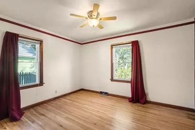 517  Cedar St, Hartford, WI 53027 - Photo 9